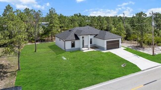 203 E 10th St, Lehigh Acres, FL 33972
