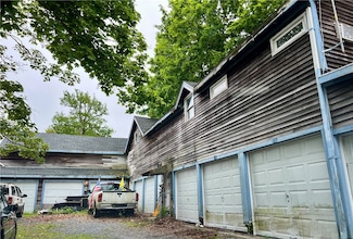 23 Calvert St, Newport, RI 02840