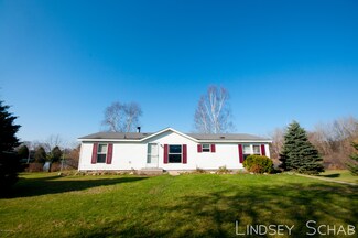 3755 E Shore Dr, Stanton, MI 48888