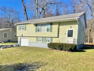 10 Cane Rd, Greenwood Lake, NY 10925