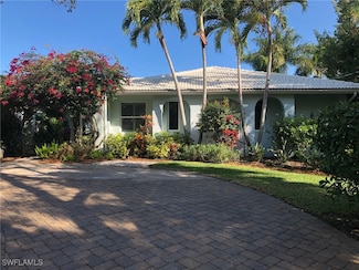 677 18th Ave S, Naples, FL 34102