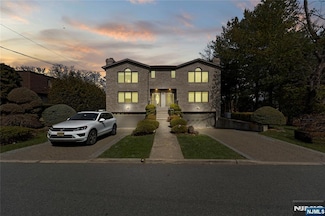 123 Hickory Ave Unit B, Tenafly, NJ 07670