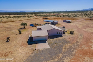 1176 W Trigger Ln, Cochise, AZ 85606