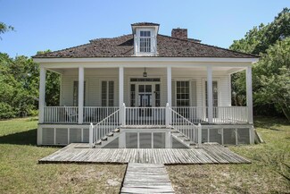 1 Scipio Creek Dr, Apalachicola, FL 32320