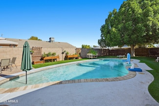 4128 W Gelding Dr, Phoenix, AZ 85053