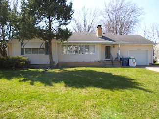 911 S Powell Rd, Essexville, MI 48732