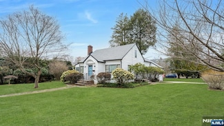 107 Hackensack Ave, Harrington Park, NJ 07640