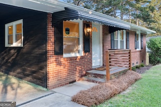 753 Commodore Dr NW, Atlanta, GA 30318