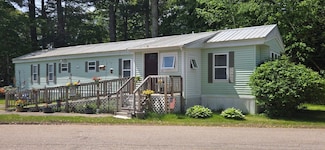 18 Queens Ln, Epsom, NH 03234
