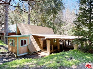 620 Pyramid Dr, Crestline, CA 92325