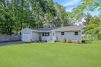 4991 Express Dr N, Ronkonkoma, NY 11779