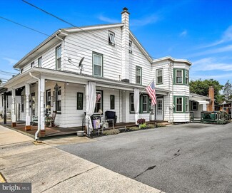 118 W Ferdinand St, Manheim, PA 17545