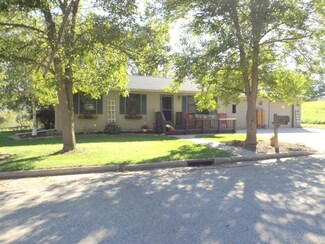 112 W Church St, Blanchardville, WI 53516