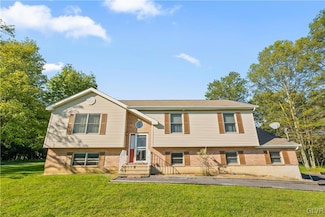 2107 Bushkill Cir, Bushkill, PA 18324