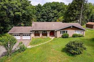 483 Twin Lakes Rd, Latrobe, PA 15650