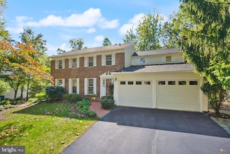 10707 Midsummer Dr, Reston, VA 20191