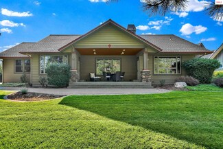 9725 N Country Club Dr, Hayden, ID 83835