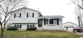 1561 Elm St, Hamilton, IL 62341