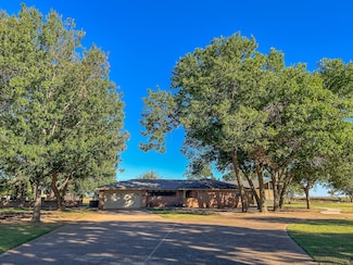 7900 Red River Rd, Byers, TX 76357