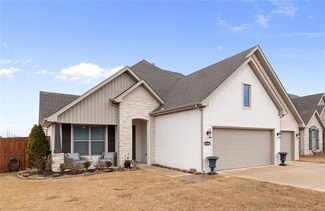 4890 Oldham Dr, Fayetteville, AR 72704