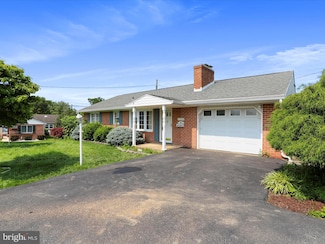 17208 Amber Dr, Hagerstown, MD 21740