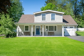 74 Long Hill Dr, Stamford, CT 06902