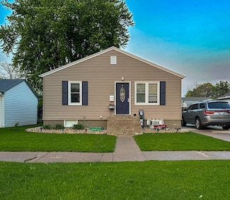 1264 Iowa Ave SE, Huron, SD 57350