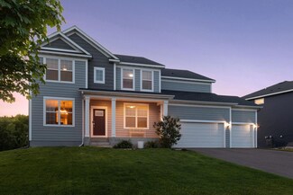 2594 Woods Dr, Victoria, MN 55386