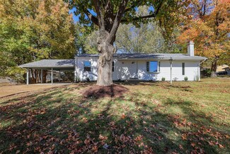 1929 Prior Dr, Saint Louis, MO 63136