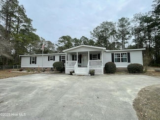 477 Union Bethel Rd, Hampstead, NC 28443