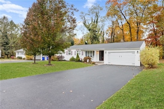 532 Glenview Ct, Webster, NY 14580