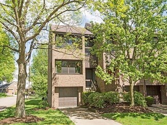 828 Fairways Dr, Oakmont, PA 15139