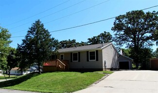 915 2nd Ave, Evansdale, IA 50707