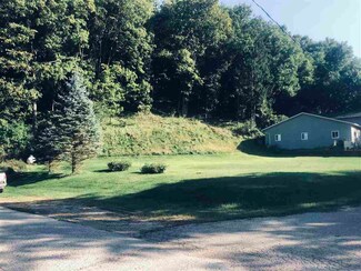 819 W Main St, Mc Gregor, IA 52157