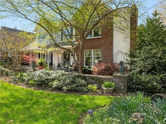 200 Sunstone Dr, Teays Valley, WV 25560