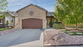 10674 Pine Shadow Rd, South Jordan, UT 84095