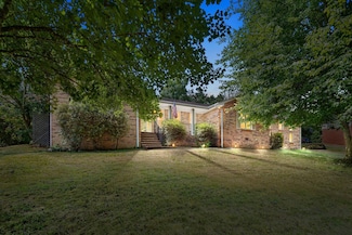 1606 Iroquois Rd, Clarksville, TN 37043