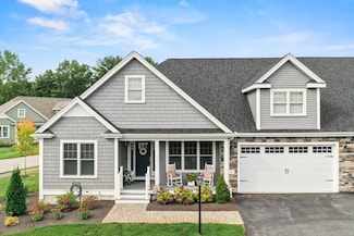 11 Country Club Ln Unit 11, Lakeville, MA 02347