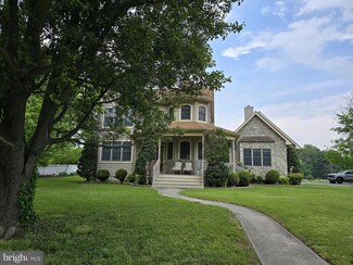 13 Front St, Wyoming, DE 19934