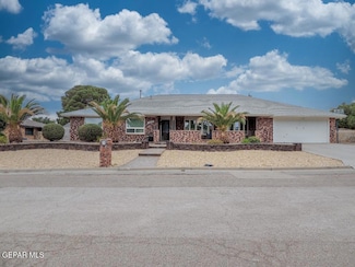 10945 Gary Player Dr, El Paso, TX 79935