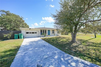 819 Haleybury St NW, Port Charlotte, FL 33948