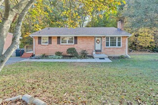 826 Brownwood Dr NW, Roanoke, VA 24017