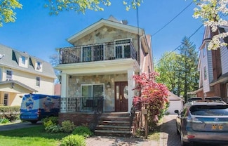 3915 219th St, Bayside, NY 11361