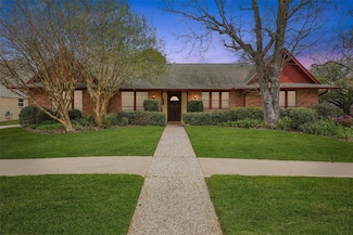 15019 Brookpoint Dr, Houston, TX 77062
