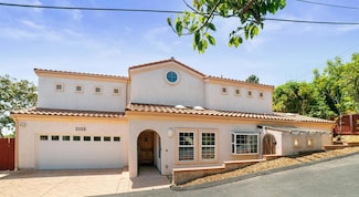 2320 Ivy Rd, Oceanside, CA 92054