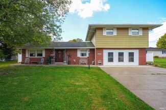 609 N 14th St, Mitchell, IN 47446