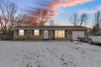392 Seminole Ln, Carol Stream, IL 60188