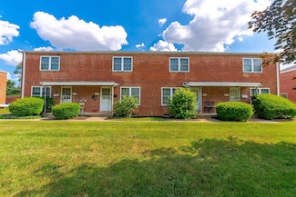2043 Ridgeview Rd, Upper Arlington, OH 43221