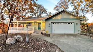165 Four Winds Ct, Lake Ozark, MO 65049