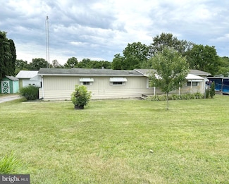 4448 McKenrick Dr, Chambersburg, PA 17201